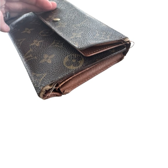 Louis Vuitton Wallet - Picture 5 of 6